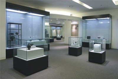 山東隆城博物館古董展柜生產(chǎn)廠家定制 專(zhuān)業(yè)守護(hù)，藝術(shù)傳承